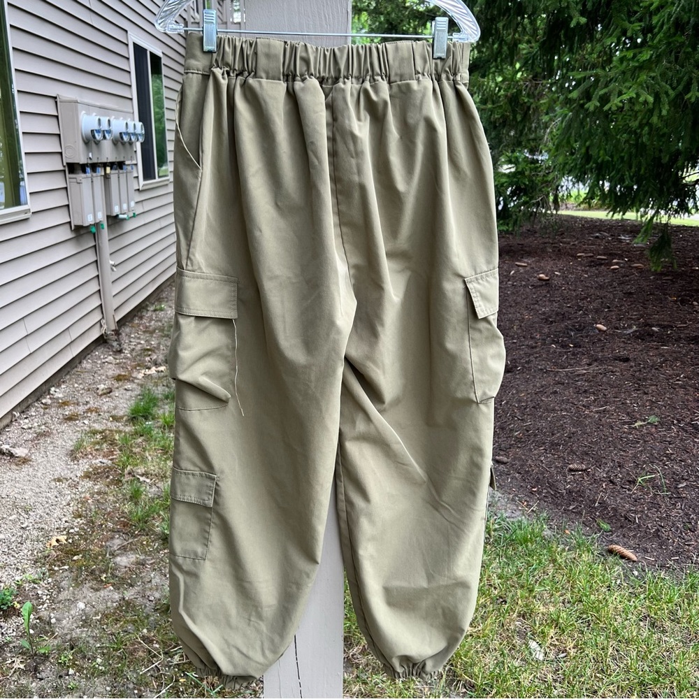 ‼️SOLD‼️Women's Trendy Cargo Jogger Pants - Picture 2 of 3